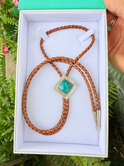 Shattukite Bolo