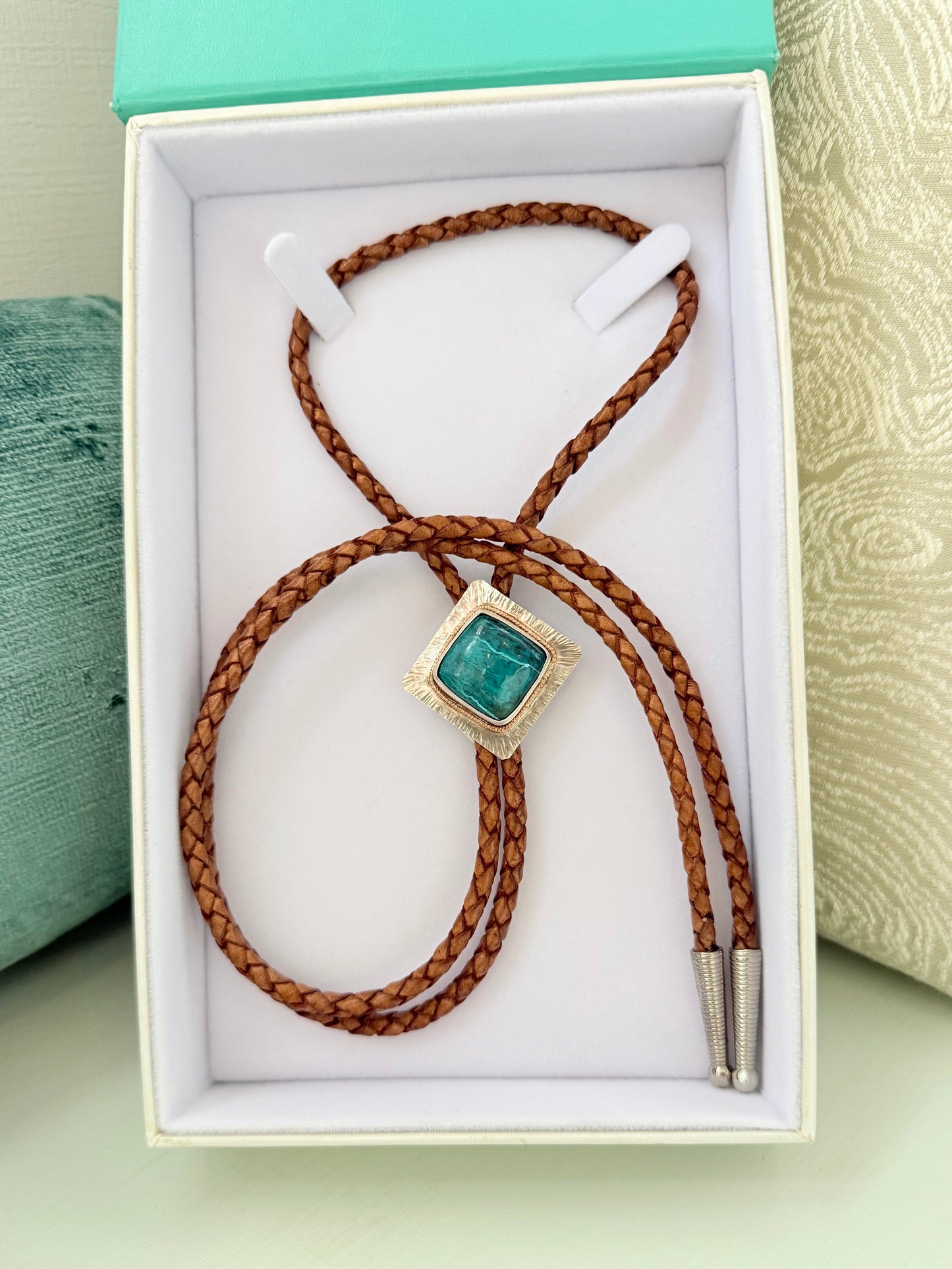 Shattukite Bolo